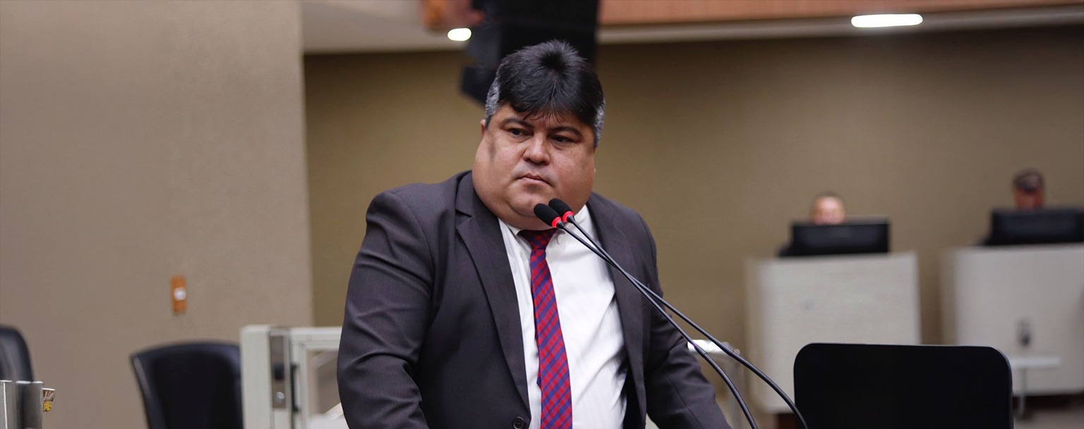 Suspeito de superfaturar ‘puxadinho’ e ‘kit vereador’: quem é o novo presidente da CMM