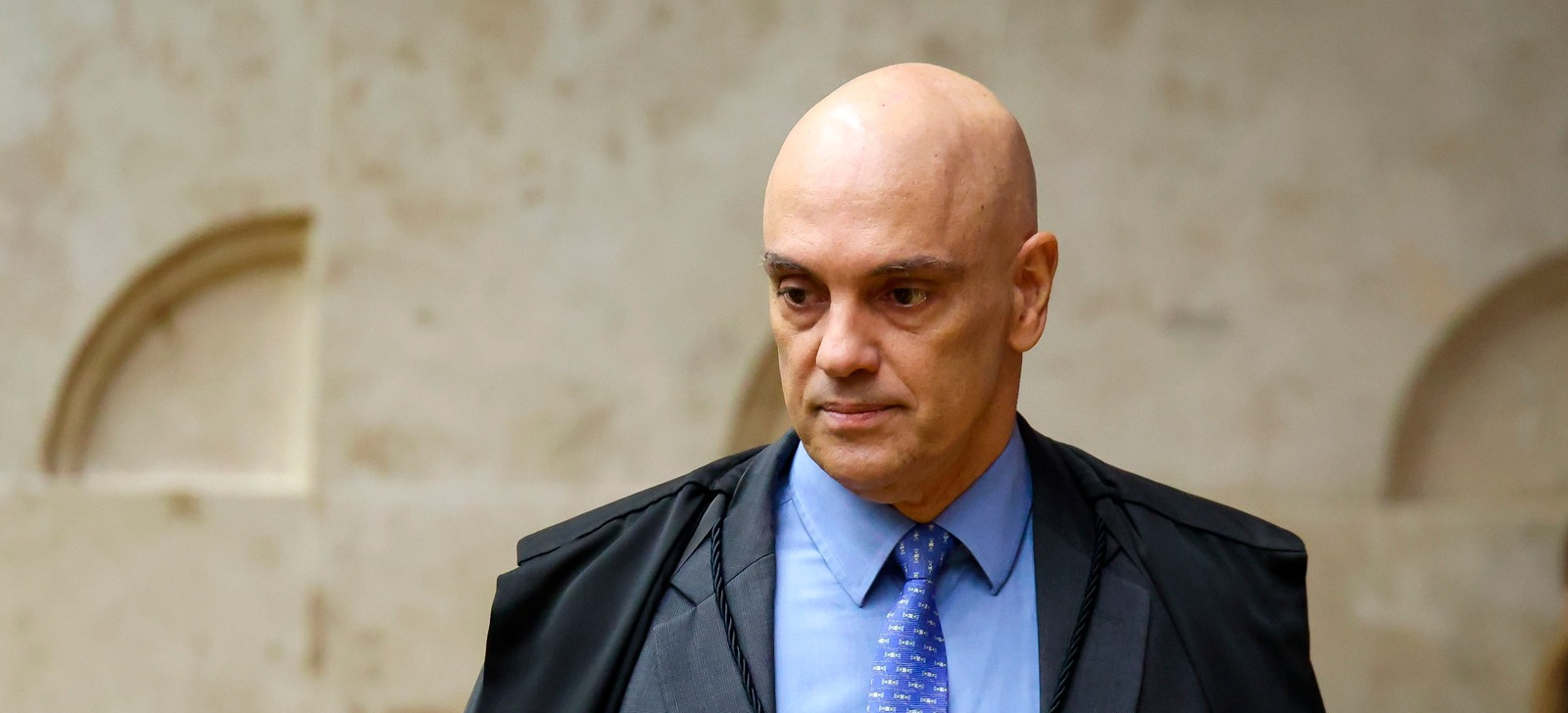Moraes manda soltar pessoa em situação de rua presa por atos golpistas