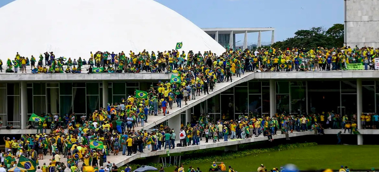 STF condenou 371 após dois anos dos ataques de 8/1; 122 estão foragidos
