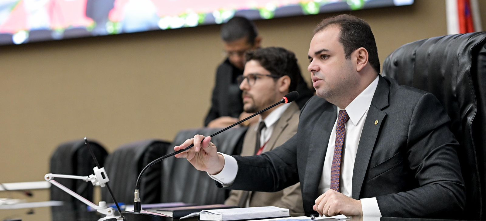 Lei de presidente da Aleam regula ações contra abuso em academias no AM