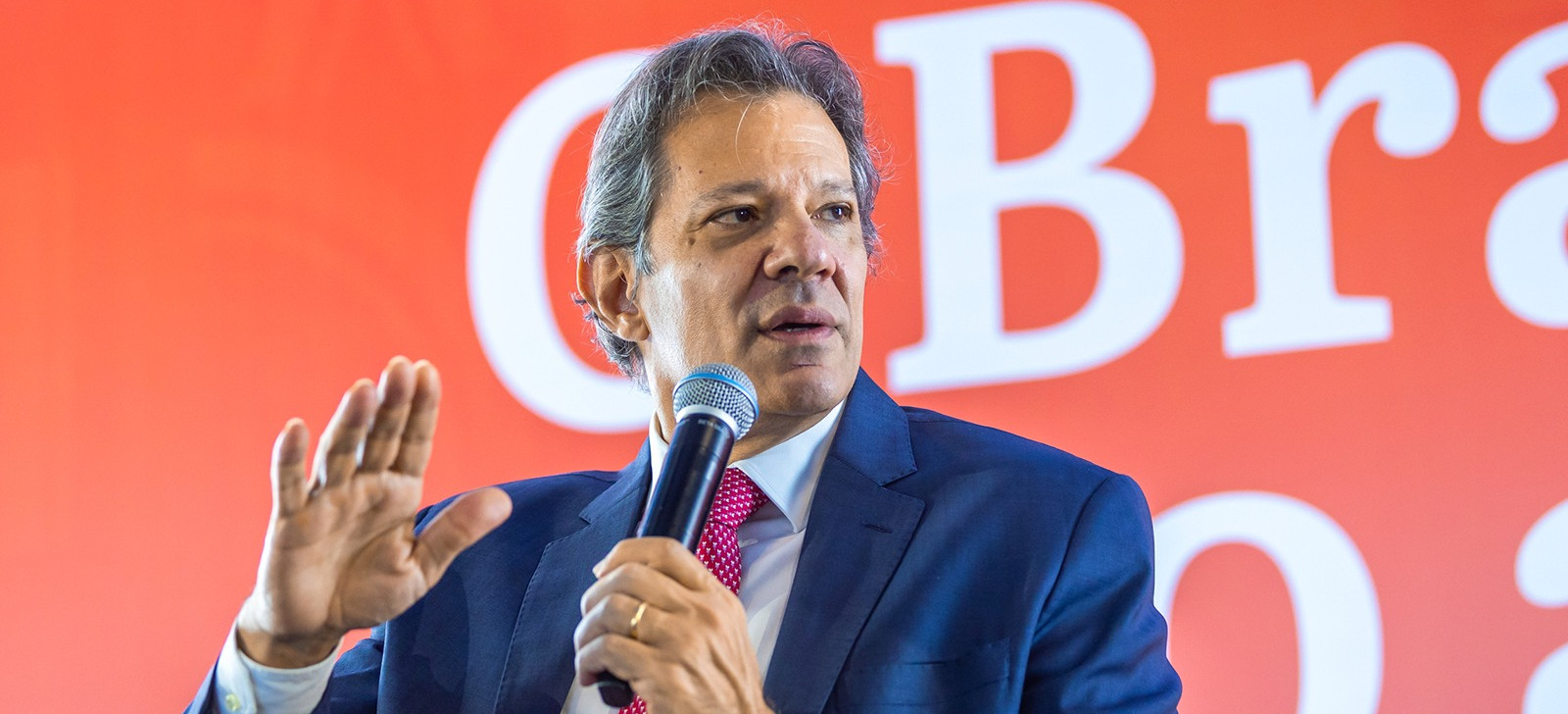 Governo estuda medidas criminais contra fake news sobre Pix