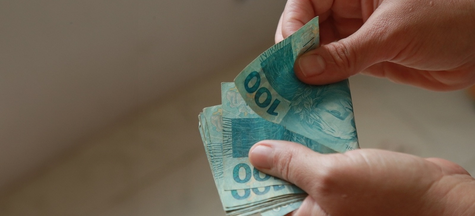 Famílias de baixa renda receberão devolução de imposto como ‘cashback’