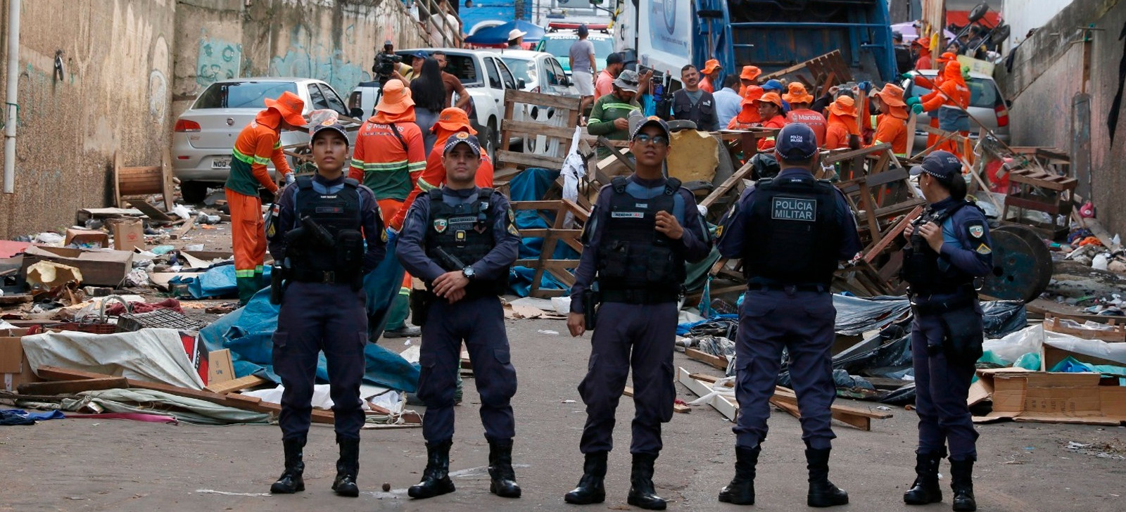 Operação retira usuários de drogas do Centro de Manaus