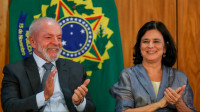 Lula faz evento com Nísia mesmo após comunicar demissão a aliados