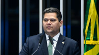 Senado Federal elege Davi Alcolumbre com apoio do PT e PL