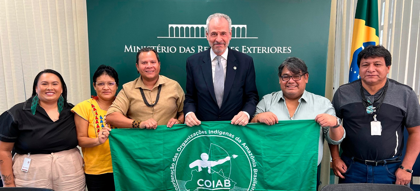 Indígenas da Amazônia apresentam demandas para presidente da COP30