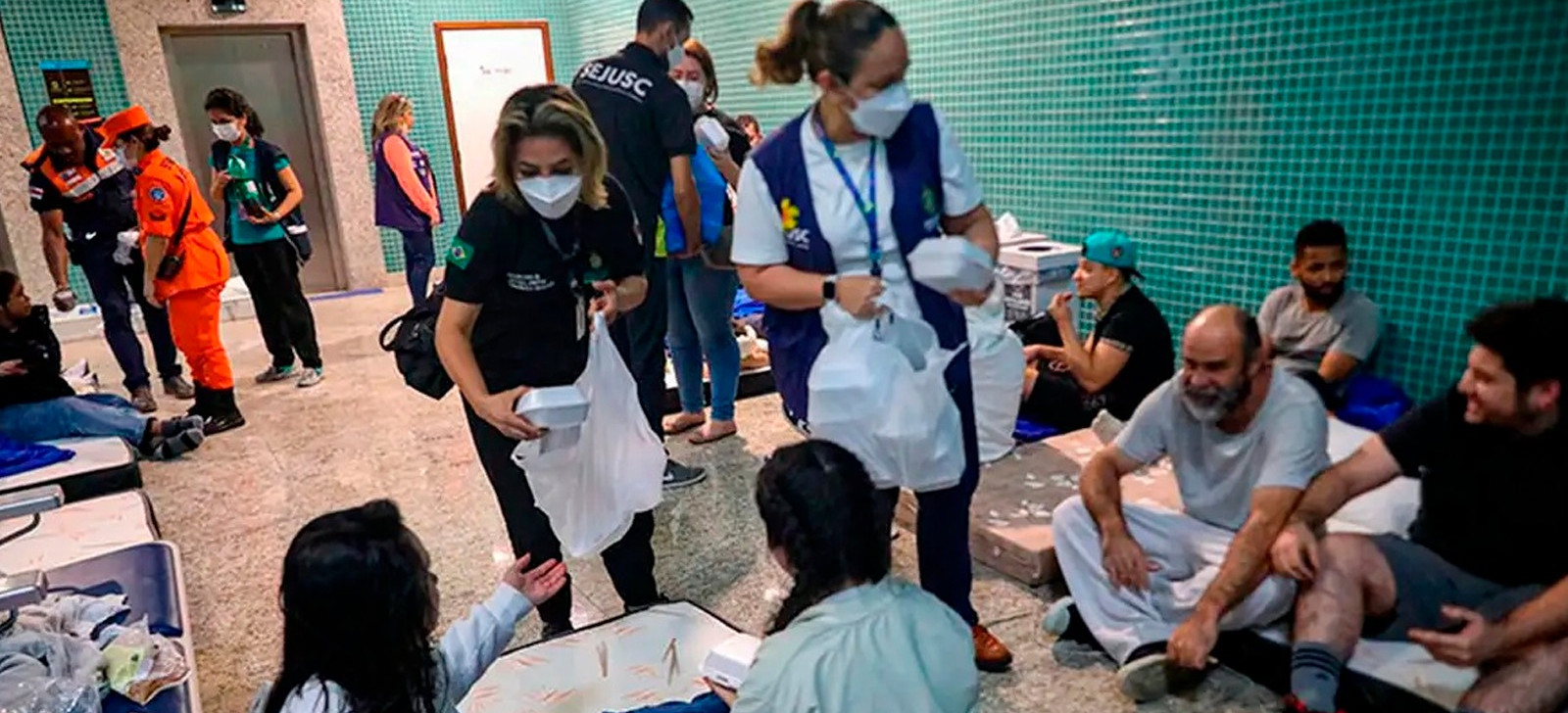 Brasileiros deportados dos EUA vão desembarcar em Fortaleza nesta sexta