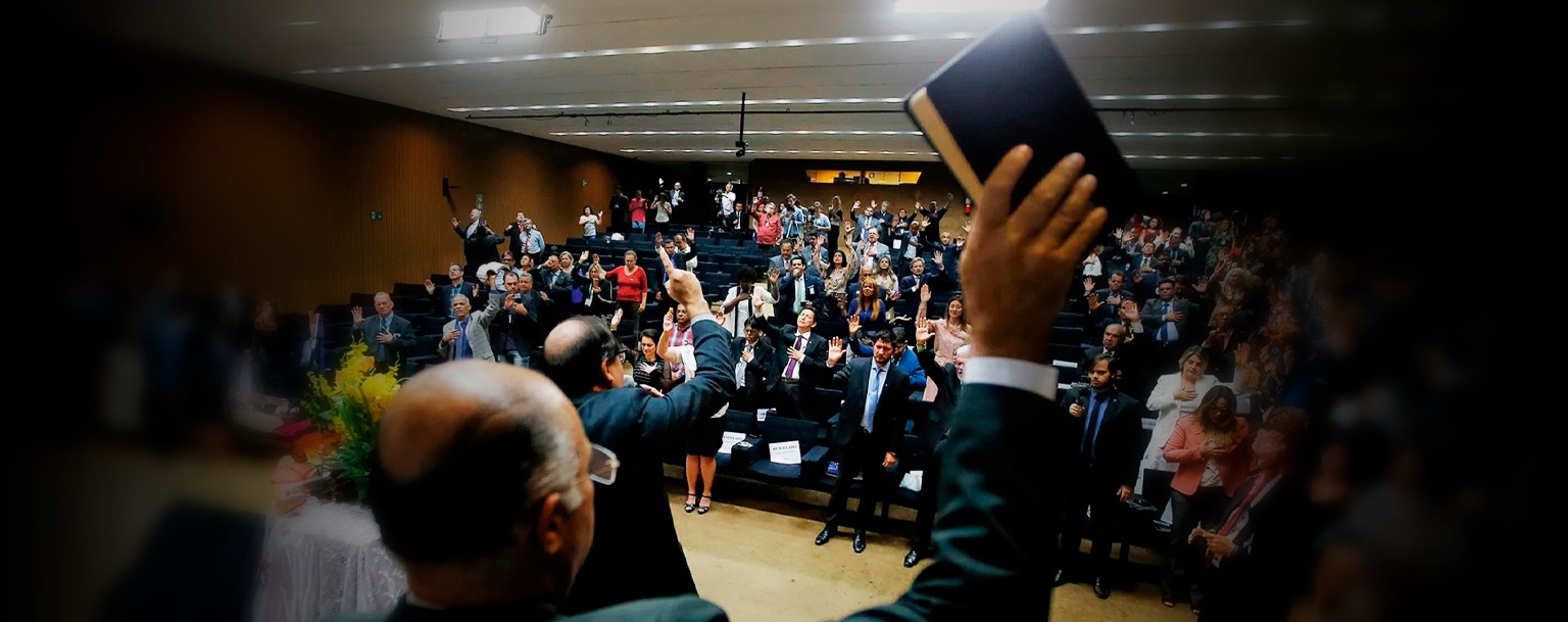 Especialistas analisam desafios da Bancada da Bíblia em ascensão