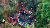 Mais de 50 pessoas morrem após ônibus cair de ribanceira na Guatemala