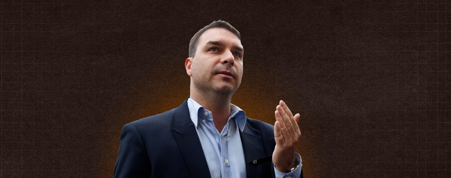 ‘Está nas mãos de Deus agora’, diz Flávio Bolsonaro sobre denúncia do pai