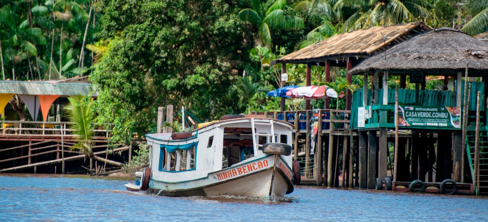 Ilha que recebeu Macron, no Pará, enfrenta precariedade no transporte