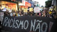 Ativistas protestam contra racismo e violência policial