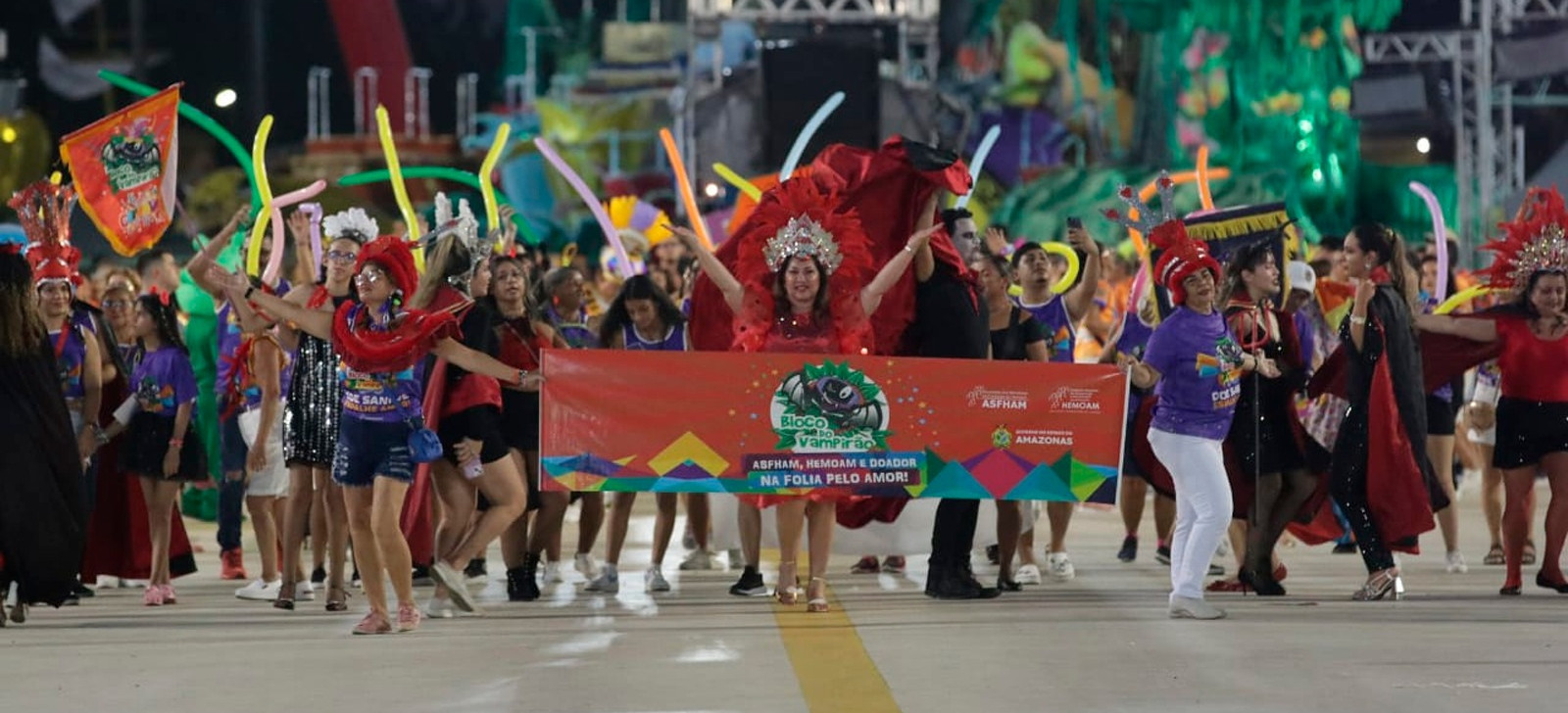 Blocos do Amazonas desfilam no feriado de Carnaval e destacam a doação de sangue (Créditos: Arthur Castro/Secom)