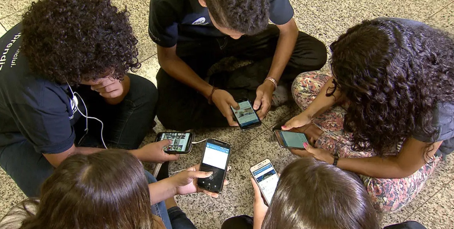 Projeto propõe pena maior para receptação de celulares roubados