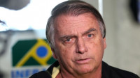 Bolsonaro nega fuga e chama investigação de ‘golpe da Disney’