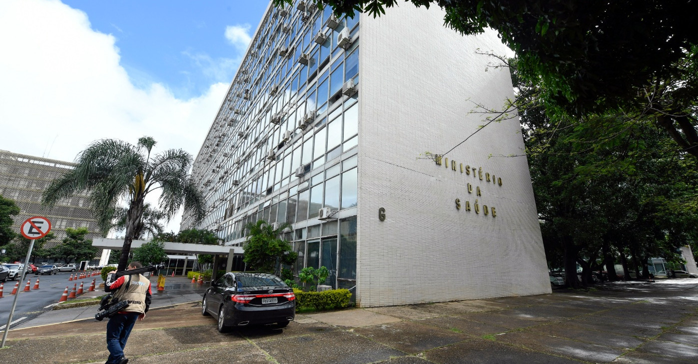 Saúde anuncia mais de duas mil novas vagas e cadastro reserva