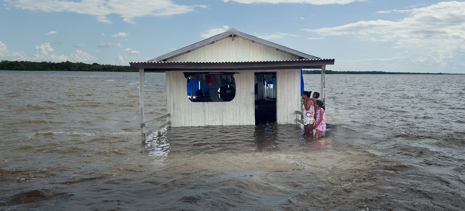 Enchente isola famílias em comunidades de cidades do Pará