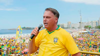 Em ato, Bolsonaro diz que pessoas foram ‘atraídas para armadilha’