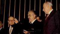 Sarney recebe homenagem do Senado nos 40 anos de redemocratização