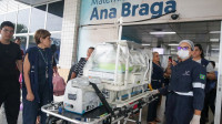 Gêmeas siamesas nascidas no AM passam por cirurgia em hospital de Goiás