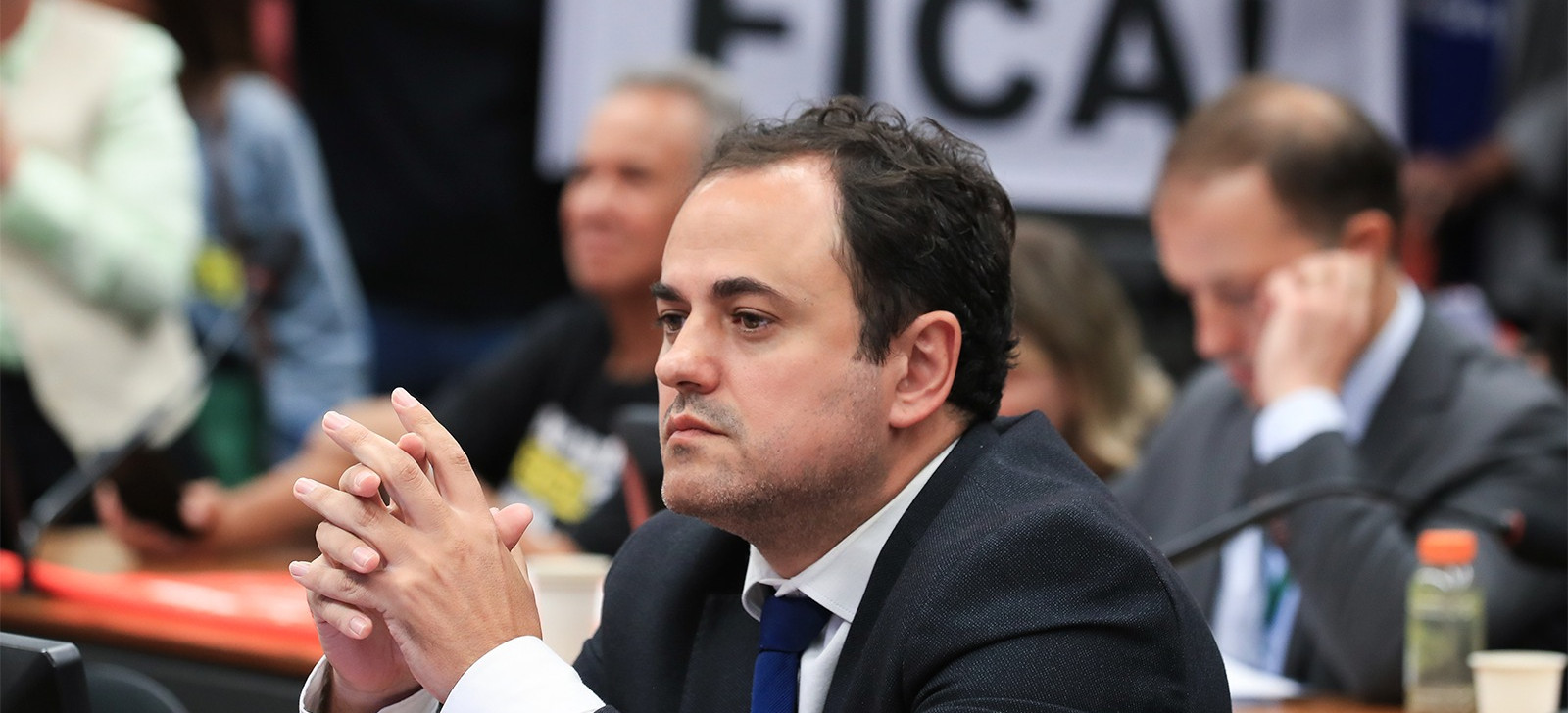 Por 13 votos a cinco, Conselho de Ética decide pela cassação de Glauber