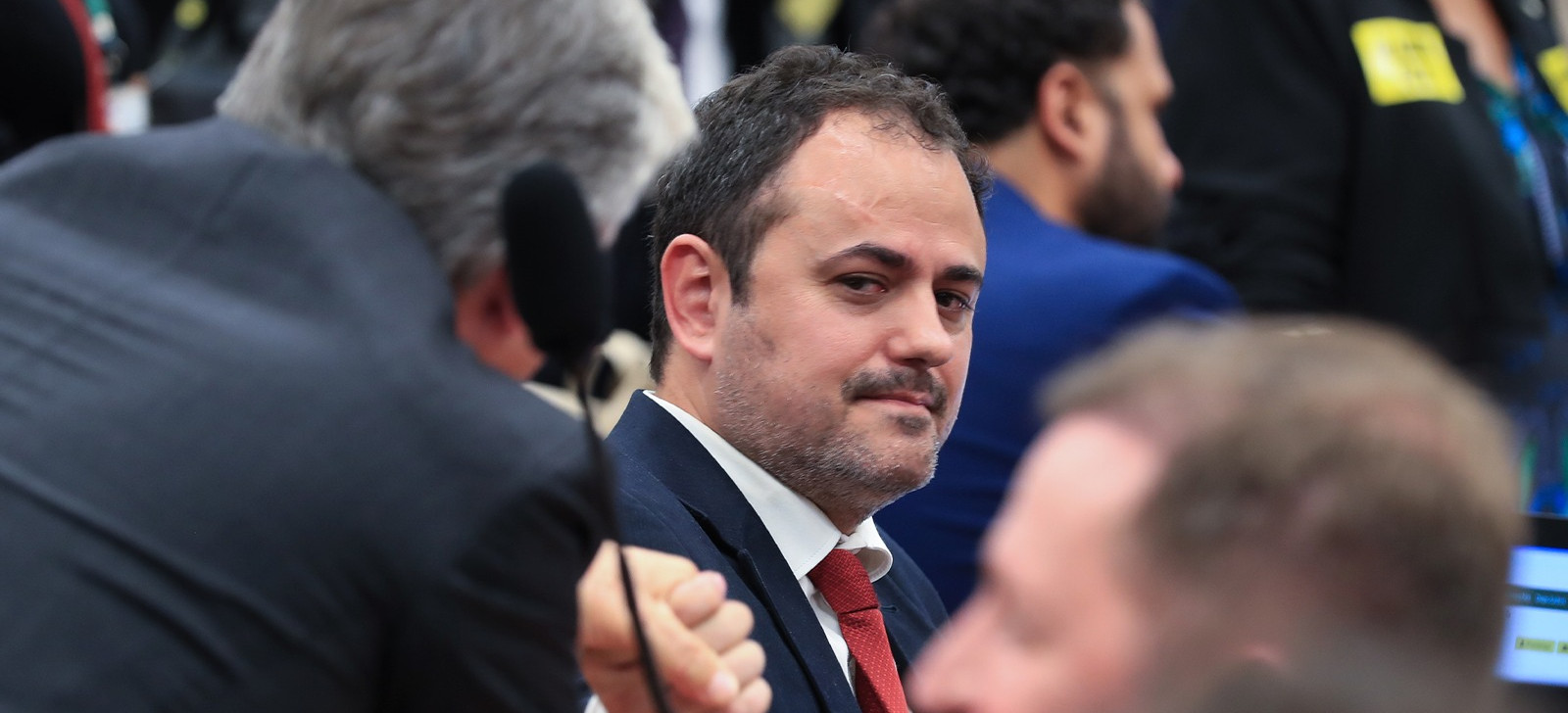 Com pedido de cassação aprovado, Glauber inicia greve de fome e ataca Lira