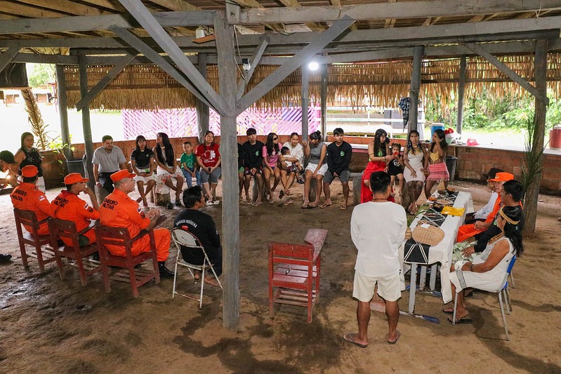 Bombeiros certificam indígenas para reforçar combate a incêndios florestais
