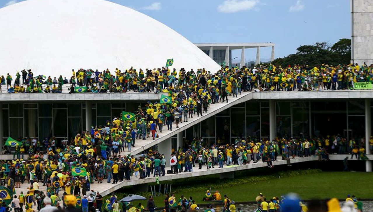 Projeto da anistia pelo 8 de janeiro é protocolado na Câmara