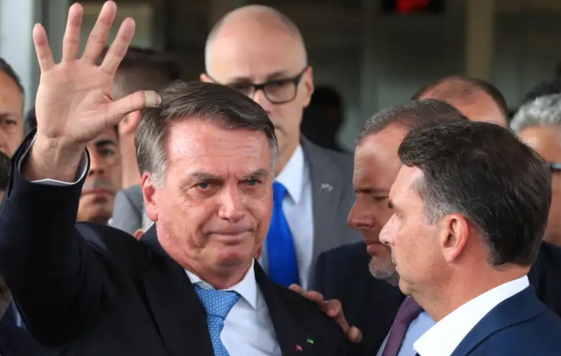 Supremo abre ação penal contra Bolsonaro e sete réus por trama golpista