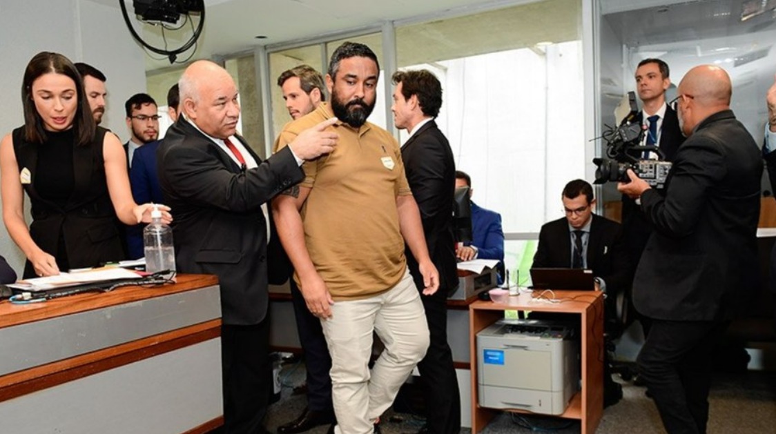 Empresário é preso na Comissão de Inquérito das Bets; veja momento