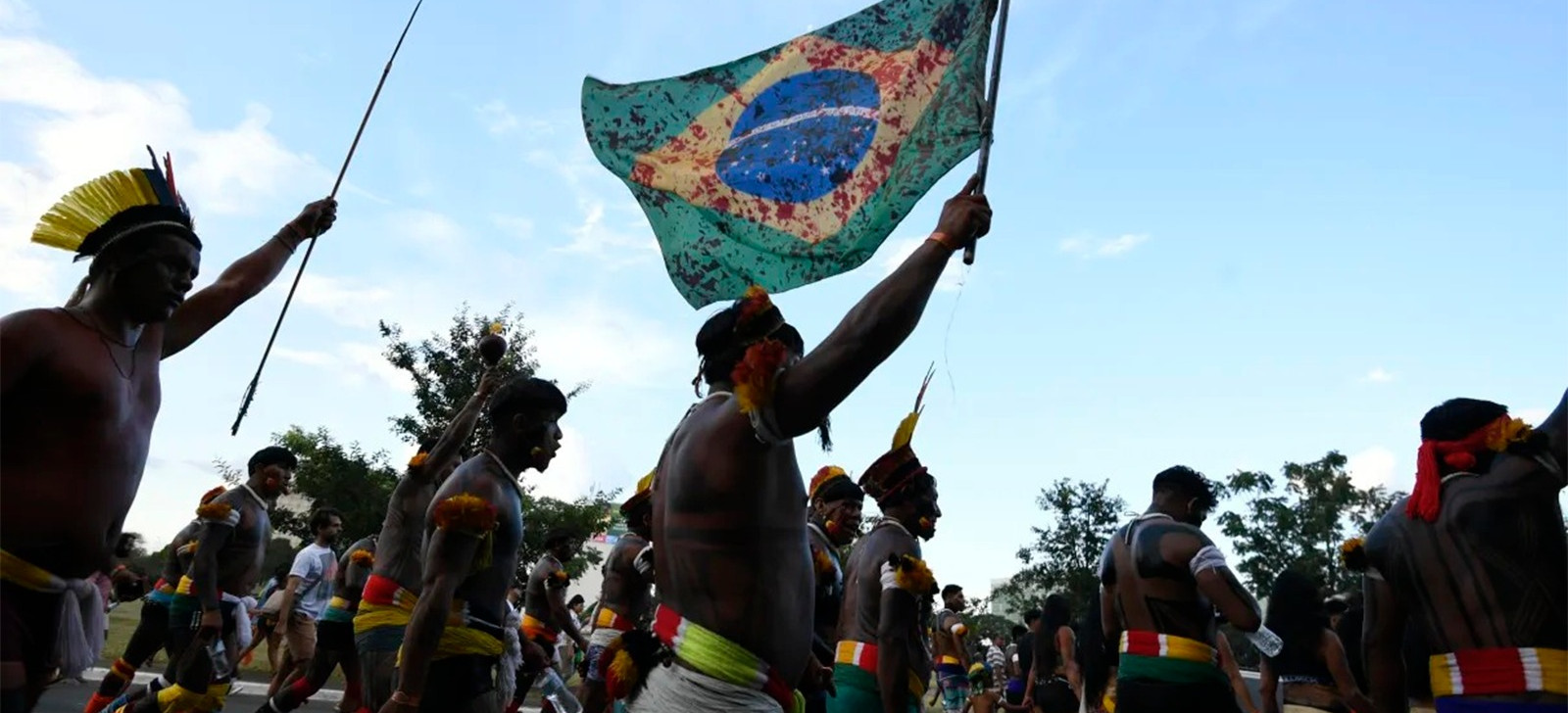 Indígenas prometem pintar Brasília de urucum e jenipapo contra retrocessos