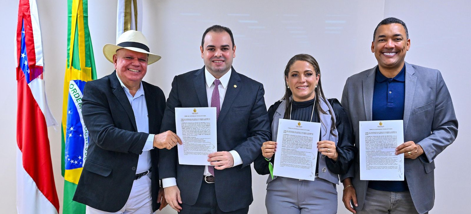 Presidente da Aleam assina acordo para revisar lei em Borba