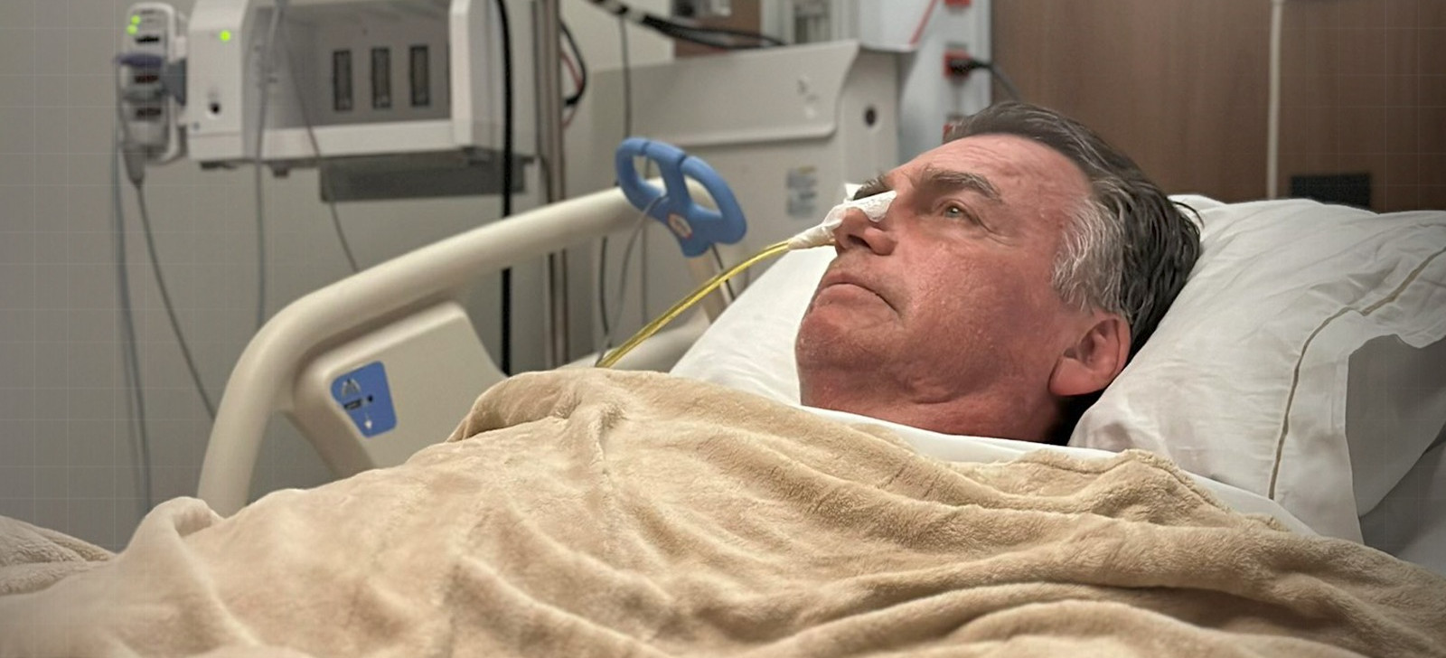 Bolsonaro caminha após cirurgia e fala em recuperação