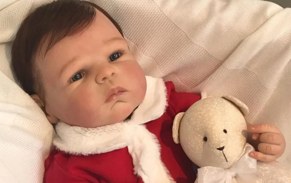 PL pede multa para quem usar ‘bebê reborn’ para serviços preferenciais