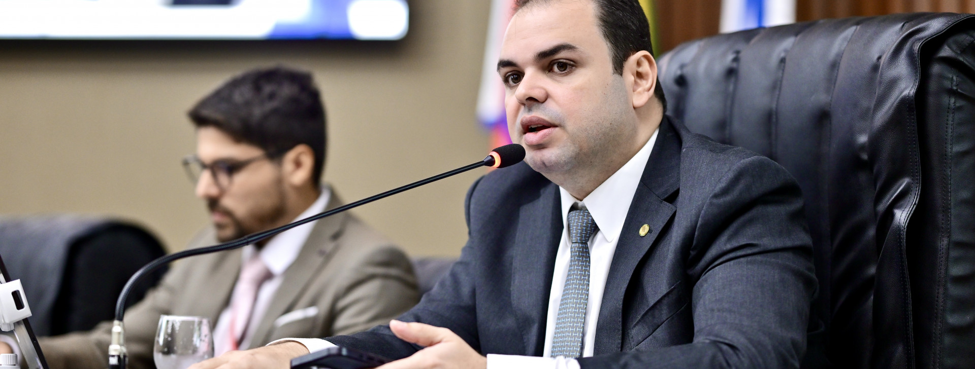 Lei de Roberto Cidade impulsiona emprego para mães solo no Amazonas