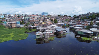 Mais de 340 mil pessoas estão sendo atingidas pela cheia no Amazonas