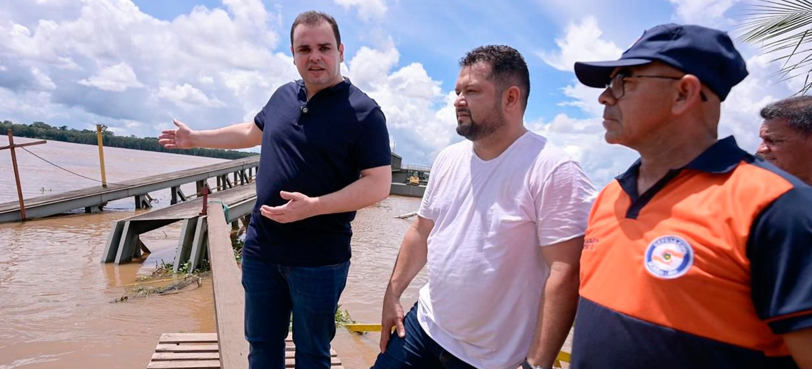 Balsa chega ao porto de Borba após articulação de Roberto Cidade com Dnit