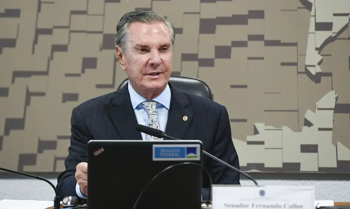 Fernando Collor deixa presídio e cumprirá pena em prisão domiciliar