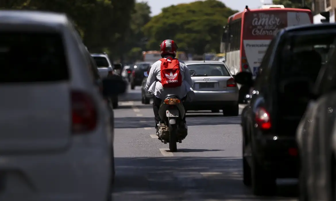 Mortes por acidentes de moto crescem 12,5% no Brasil