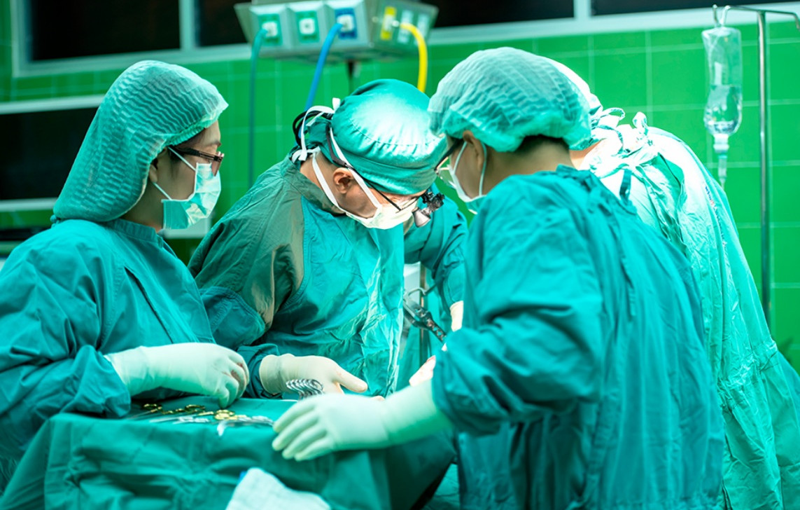 CFM diminui idade mínima de cirurgia bariátrica para de 16 para 14 anos