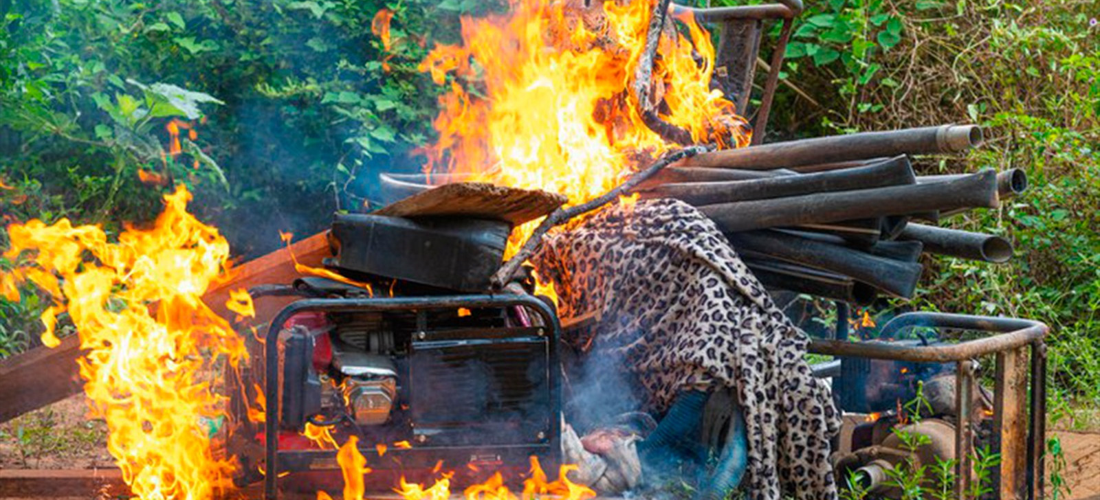 TI Kayapó: desintrusão em território indígena no Pará destrói garimpo e maquinários
