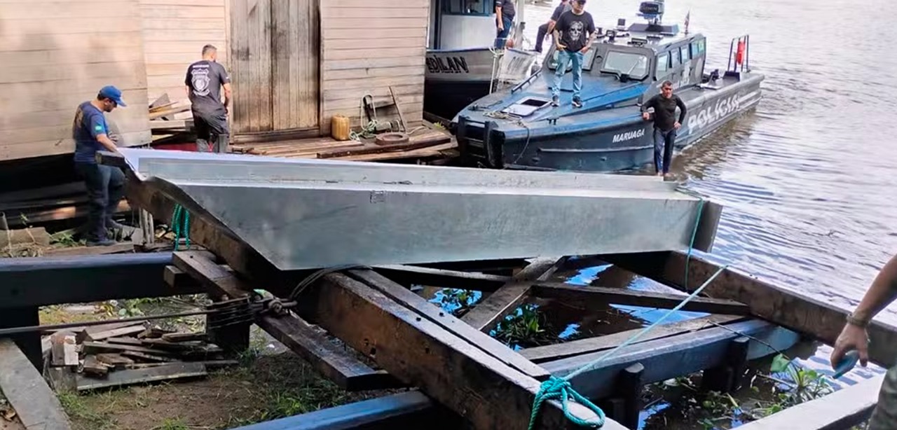 ‘Submarino’ com drogas é apreendido pela polícia no interior do AM