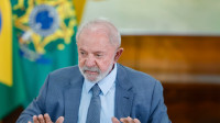 Lula passa mal, cancela agenda e faz exames em hospital