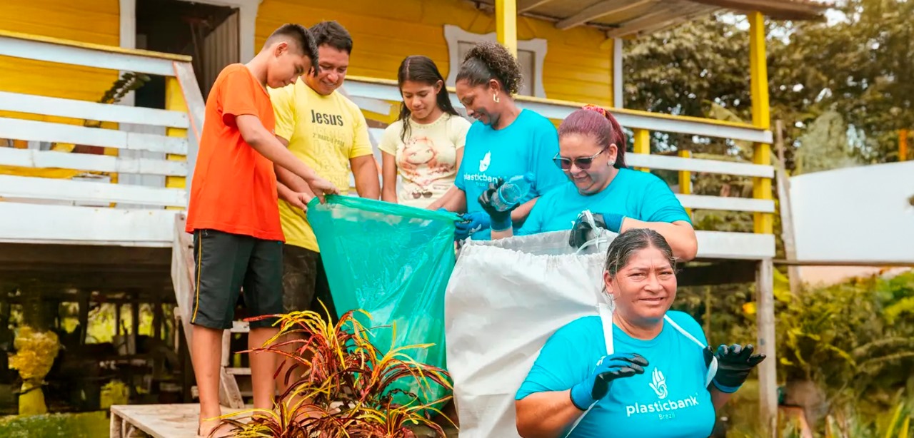 Mulheres que tiram sustento da reciclagem relatam histórias de superação