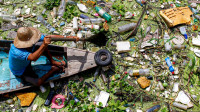 Adrift City: lives surrounded by trash in the heart of Manaus