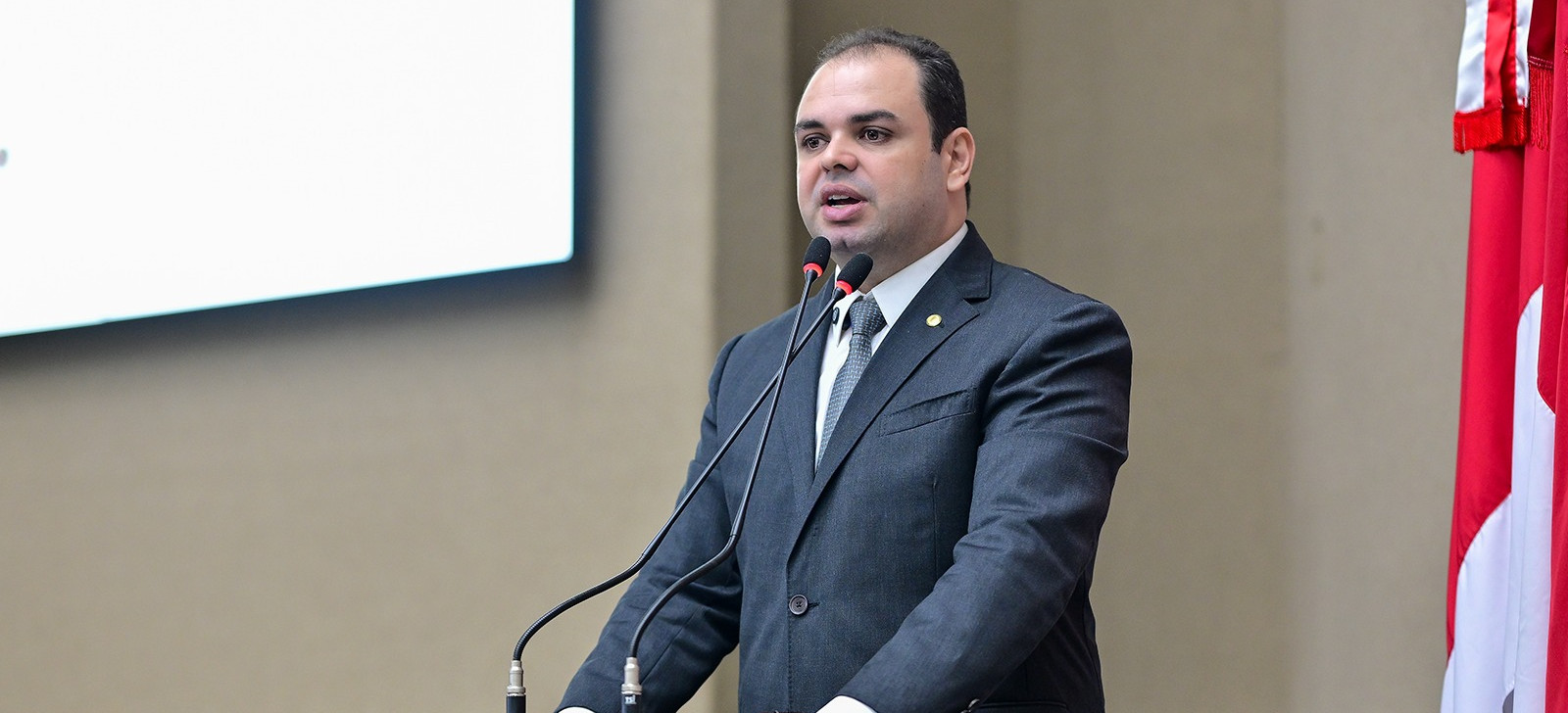 Roberto Cidade reforça lei contra desperdício de água no Amazonas