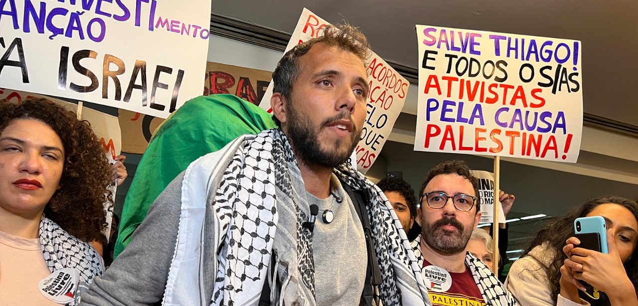 Ativista brasileiro, Thiago Ávila volta de Israel e exige ação contra Tel Aviv
