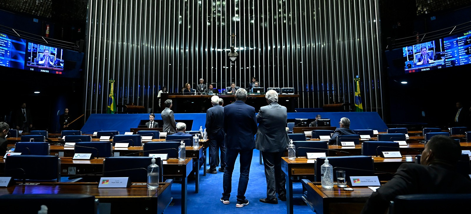 Senado analisa proposta que amplia deputados nessa quarta-feira, 25