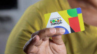 Quase um milhão de pessoas deixam Bolsa Família após superar pobreza