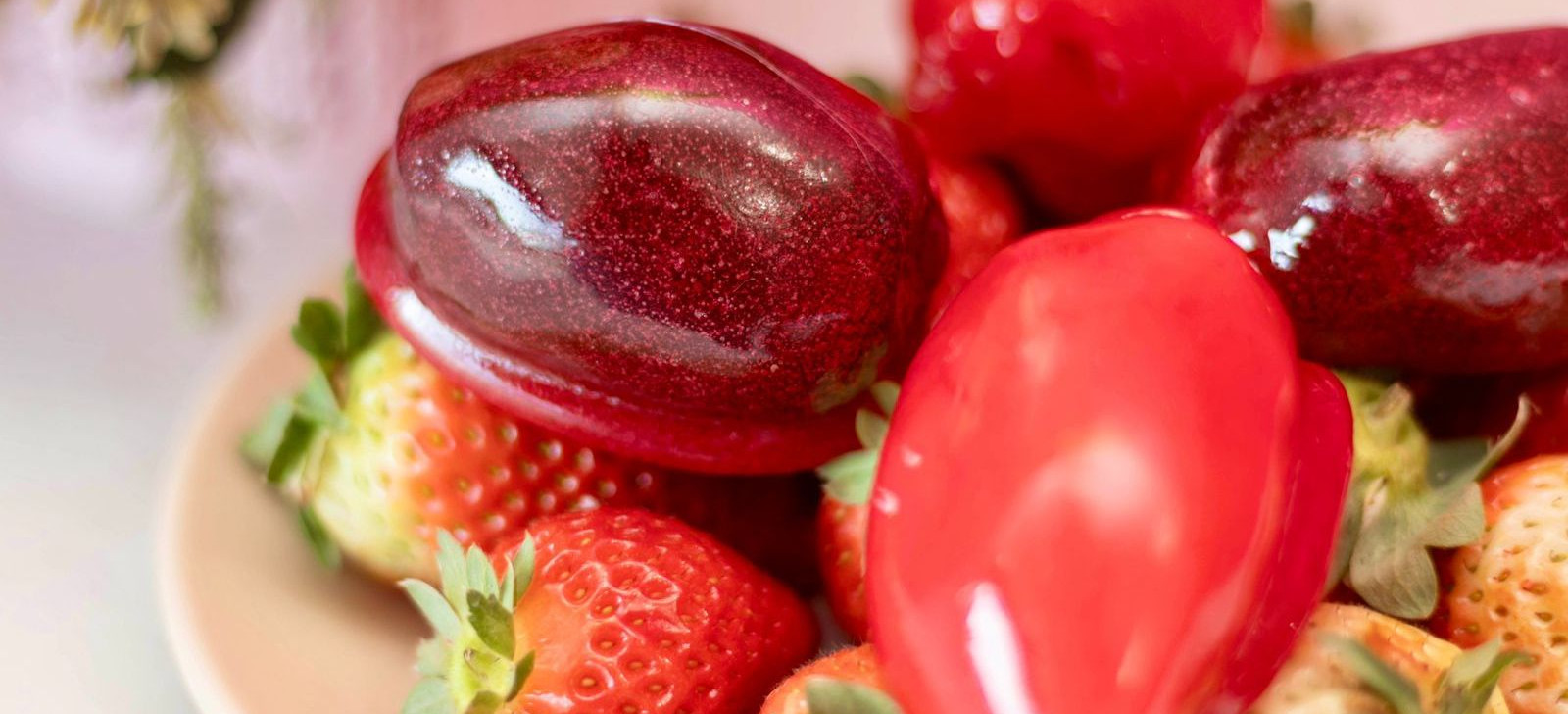 ‘Morango do Amor’: o doce caramelizado que virou febre nas redes sociais